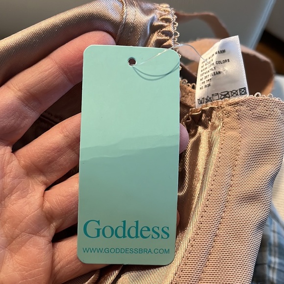 Goddess Full Coverage Support Bra (NWT) - Picture 8 of 10